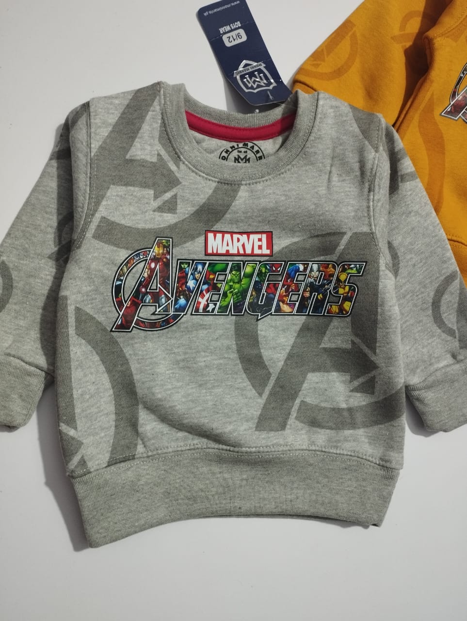AVANGERS SWEATSHIRT