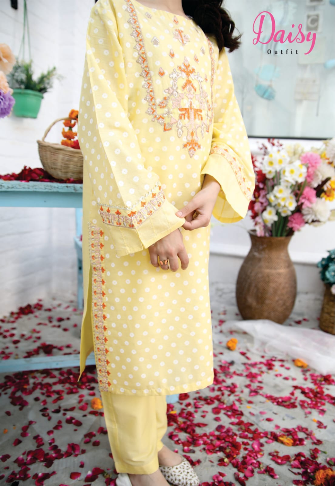 Daisy embroidered 3pc