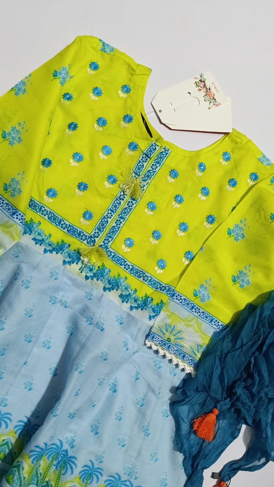 J. Embroidered 3pc