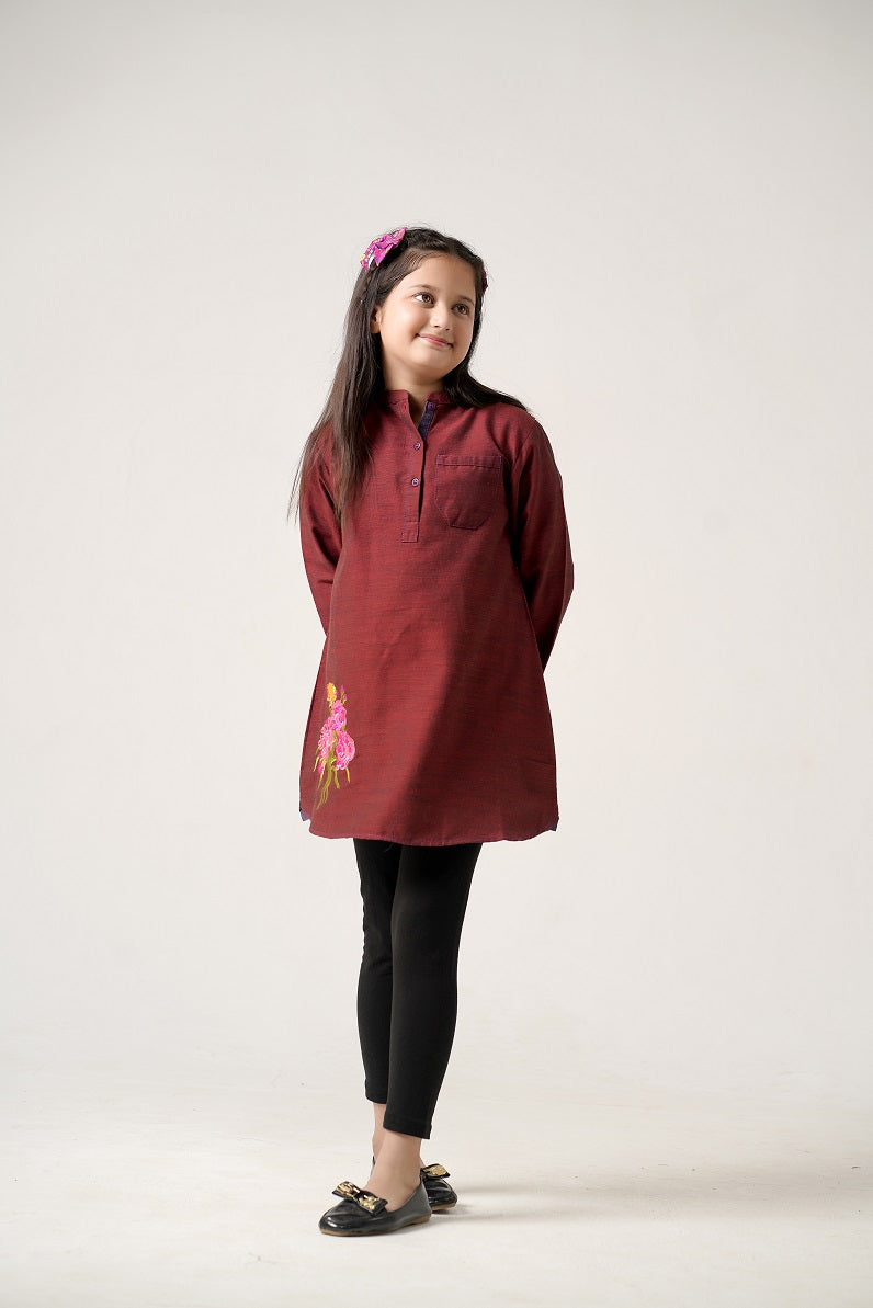 Lily Short Top With EMB Flower