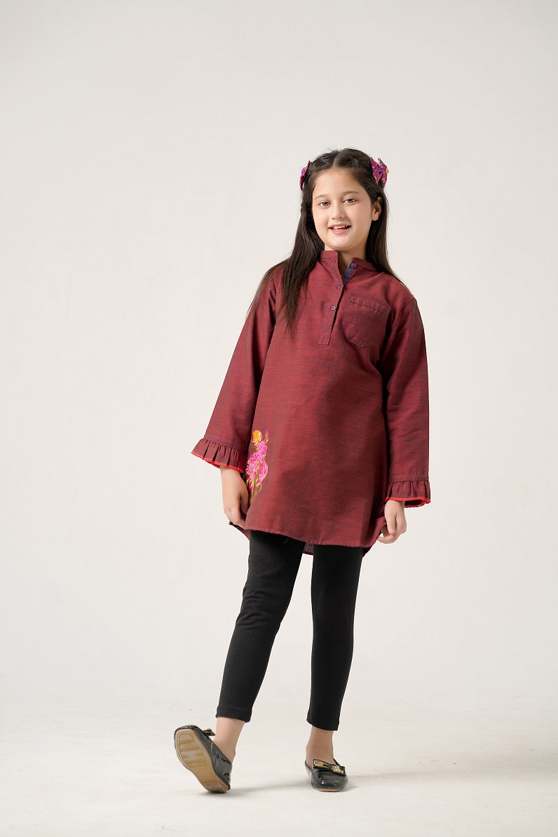 Lily Short Top With EMB Flower
