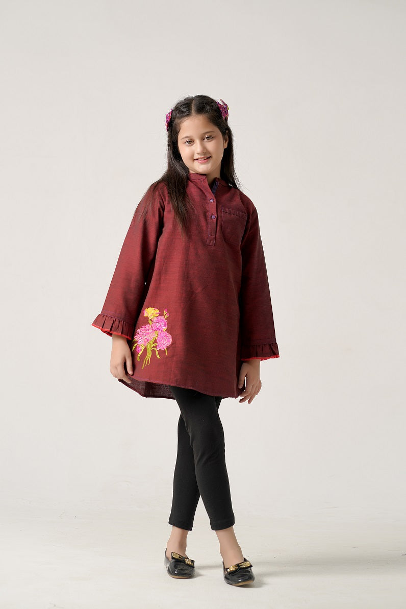 Lily Short Top With EMB Flower