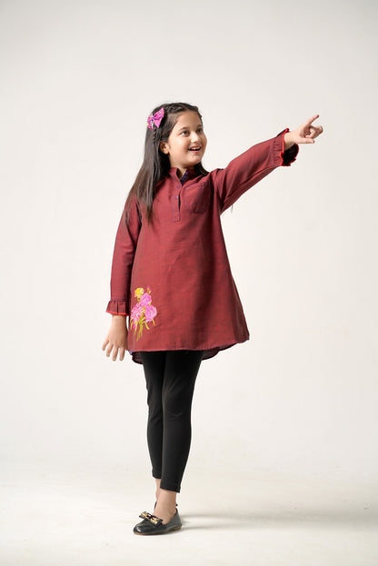 Lily Short Top With EMB Flower