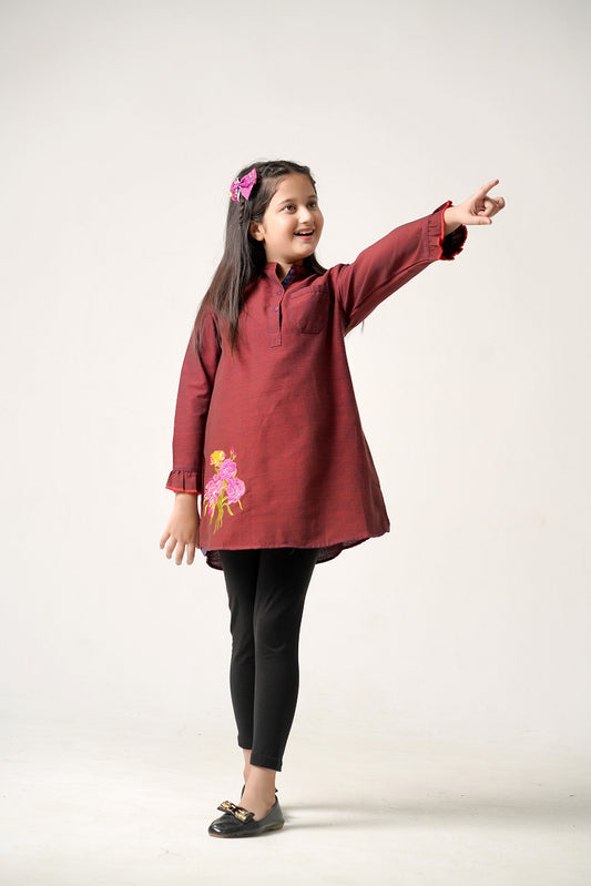 Lily Short Top With EMB Flower