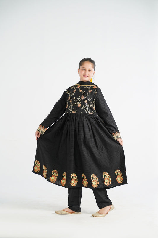 Lily black embroidered paisley print kurta set for girls. Features floral motifs on yoke and hem. Comfortable fabric, perfect for festive occasions.