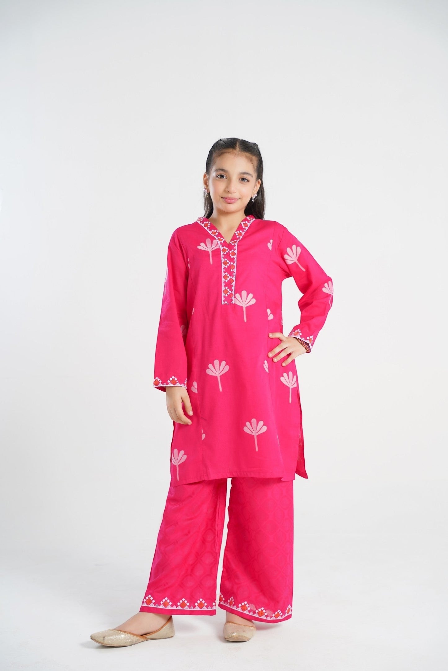 Lily pink cotton kurta and pants set for girls with floral print and embroidery. V-neck, full sleeves.