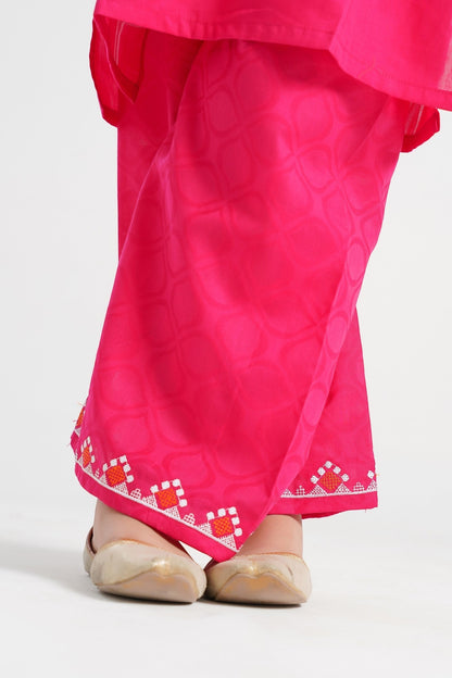 Lily pink cotton kurta and pants set with floral print and embroidered hem. Girls' ethnic wear.
